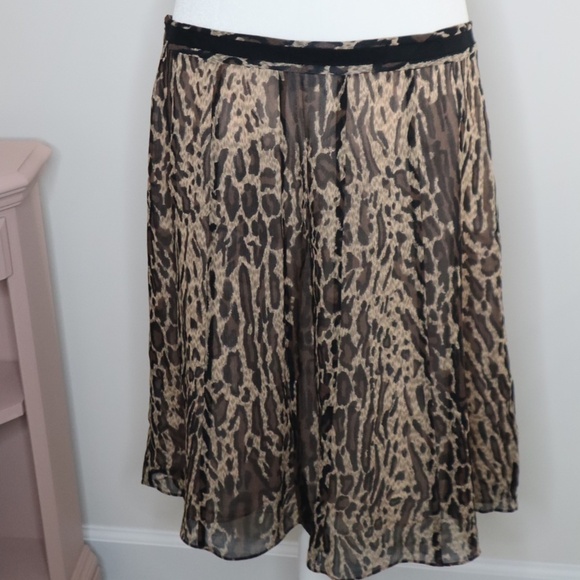 JohnPaulRichard Dresses & Skirts - John Paul Richard Cheetah Print 100% Silk Skirt Size 14 Petite.